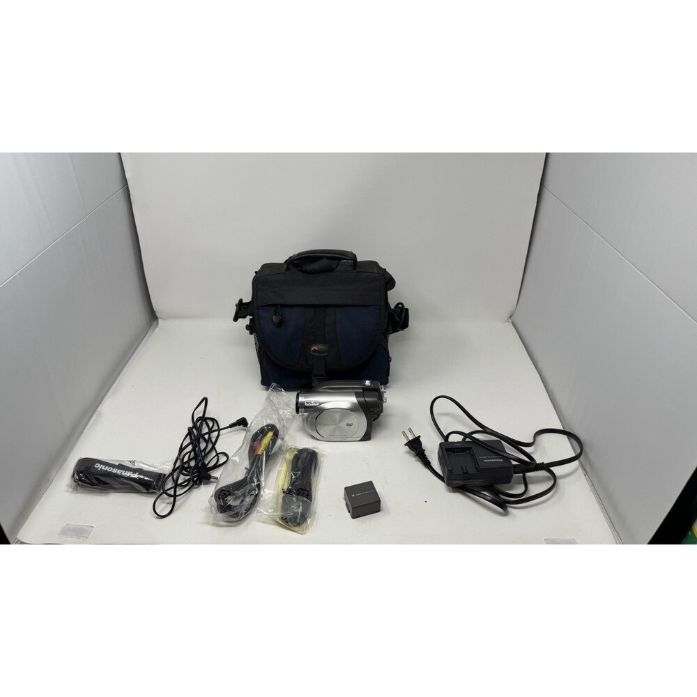 Panasonic VDR-D100 DVD Camcorder 30x Optical Zoom Video Camera WORKING TESTED!